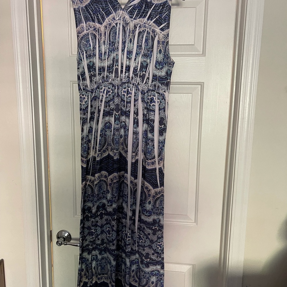 Dress - Picture 3 of 4